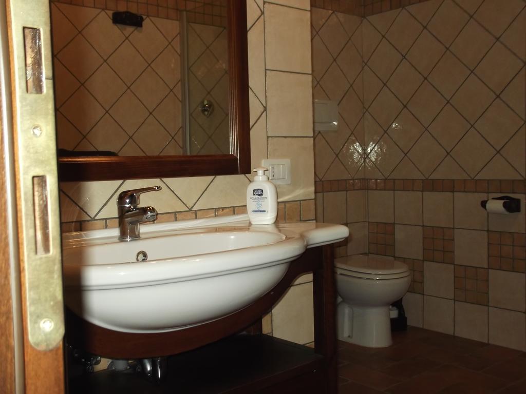 Il Laghetto Agriturismo Villa Манчано Стая снимка